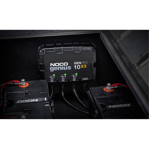 Chargeur de batterie embarqu&eacute; &agrave; 3 sorties de 30 amp&egrave;res GenPro10X3 Genius Auto-Cam
