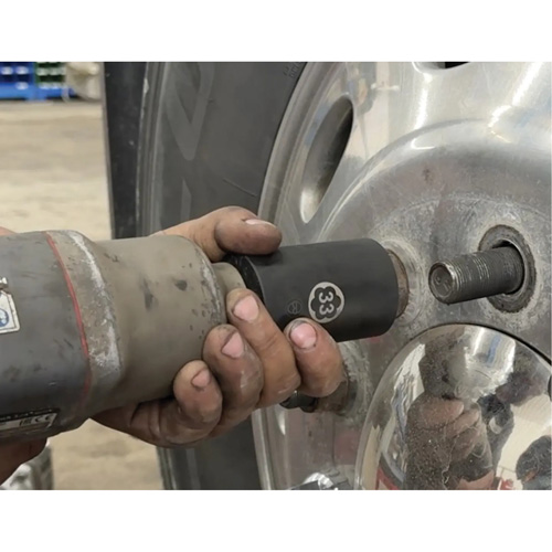 Jeu de douilles hexagonales et h&eacute;licoidales pour &eacute;crous de roue de camion Auto-Cam