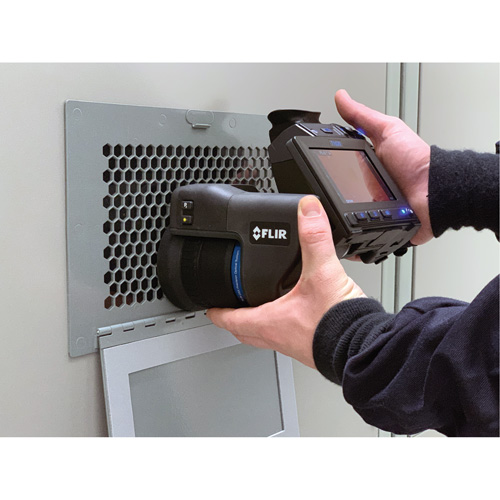 T1020 HD Thermal Camera with Viewfinder & 12° Lens, 800 x 480 pixels, -40° - 2000°C (-40° - 3632°F), 20 mK Auto-Cam