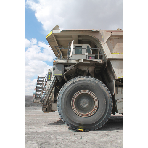 Protecteur de c&acirc;ble &agrave; traverse extr&ecirc;me Yellow Jacket, 2 canaux, 35,75" lo x 42,125" la x 5,125" h Auto-Cam