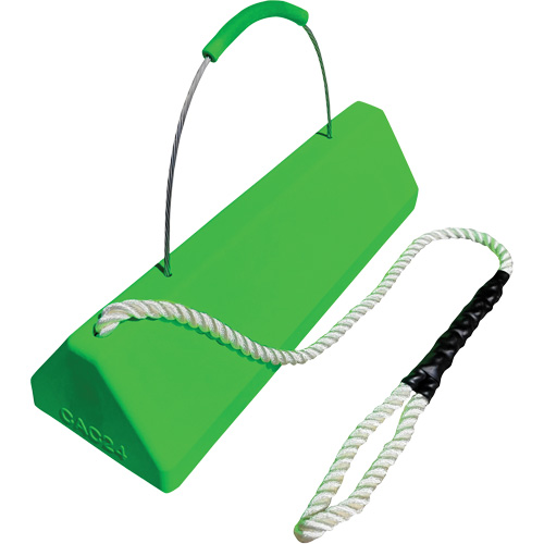 Cale de roue pour avion Checkers Safety SafeRay avec poign&eacute;e &agrave; c&acirc;ble avec cordage en boucle, Ur&eacute;thane, Vert fluorescent, 24" la x 8" p x 6" h Auto-Cam