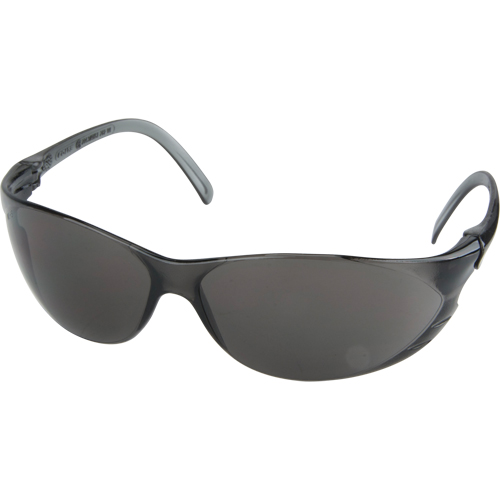 Lunettes de s&eacute;curit&eacute; s&eacute;rie Twister, Lentille Grise/fum&eacute;e, Anti-&eacute;gratignures, ANSI Z87+/R&eacute;pond ou surpasse la norme CSA Z94.3 Auto-Cam