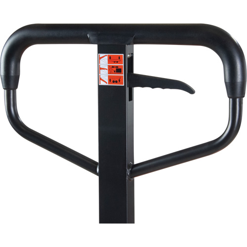 Transpalettes hydrauliques &agrave; fourche de 8', 96" lo x 27" la, capacit&eacute; 4400 lb Auto-Cam