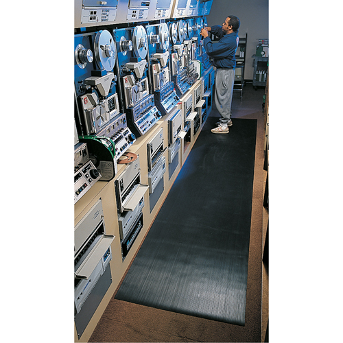 Standard Mat No.381, Ergonomic, 4' x 105' x 1/8", Black Auto-Cam