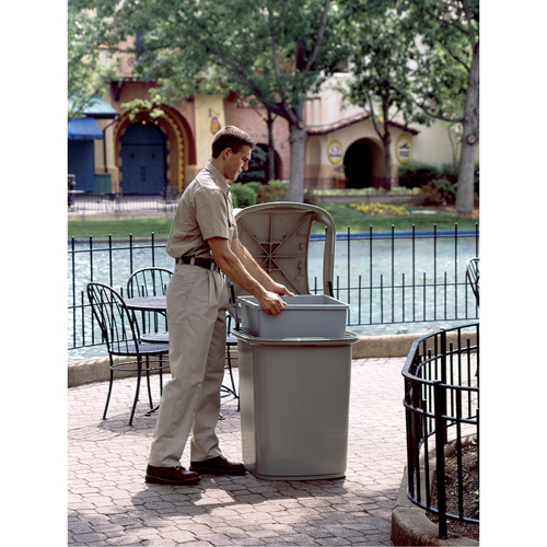 Untouchable&reg; Containers, Polyethylene, 35 US gal. Auto-Cam