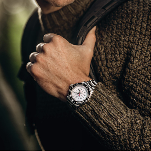 Arctic Edition Large Diver's Automatic GSAR Watch with Stainless Steel Bracelet, Digital, Battery Operated, 41 mm, Silver Auto-Cam