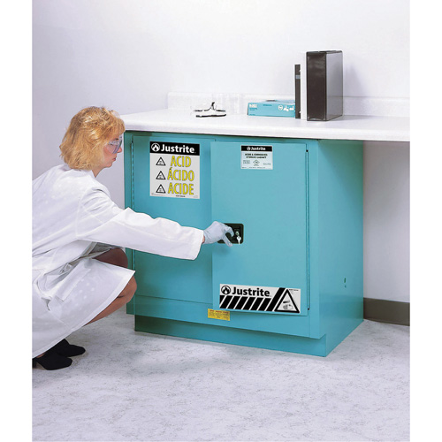 Armoires de s&eacute;curit&eacute; pour acides & produits corrosifs avec doublure ChemCor, 22 gal., 35" x 35" x 22" Auto-Cam