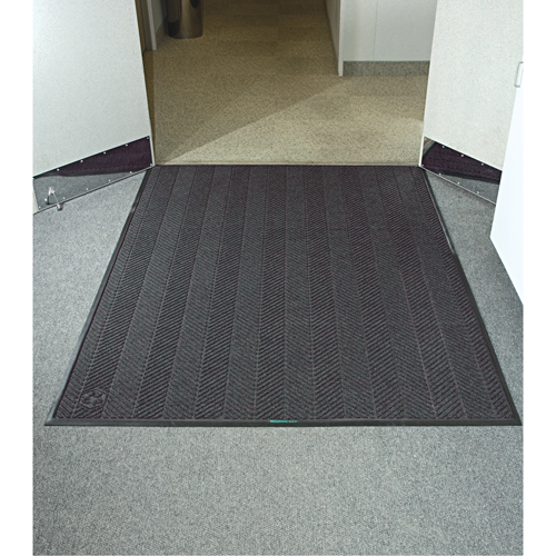Waterhog&reg; Eco Elite Matting, Wiper/Scraper, 4' x 6' x 3/8", Grey Ash Auto-Cam