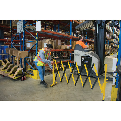 Expandable Barrier, 37" H x 11' L, Black/Yellow Auto-Cam