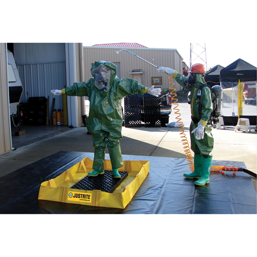 Berme de confinement Lite QuickBerm , Capacit&eacute; 119 gal., 4' la x 6' lo x 8" h, Support &agrave; encliqueter Auto-Cam