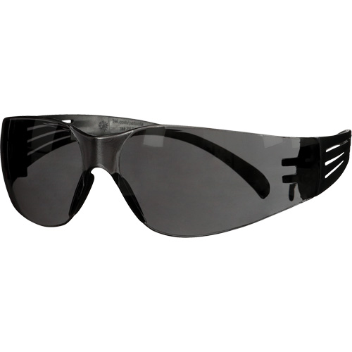 Lunettes de protection de s&eacute;rie 100 SecureFit, Lentille Gris, Antibu&eacute;e/Anti-&eacute;gratignures, ANSI Z87+/R&eacute;pond ou surpasse la norme CSA Z94.3 Auto-Cam