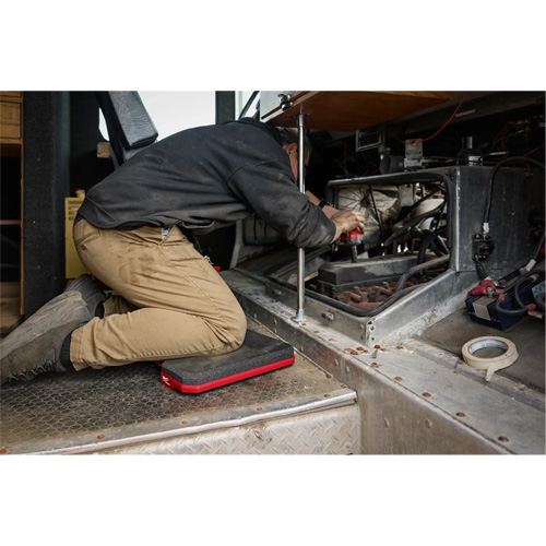 Tapis repose-genoux Packout, 18,7" lo x 13,7" la, 2,2" &eacute;pais Auto-Cam