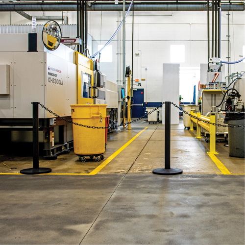 Ensemble de montants industriels avec chaîne en plastique, Hauteur de 37", Noir Auto-Cam