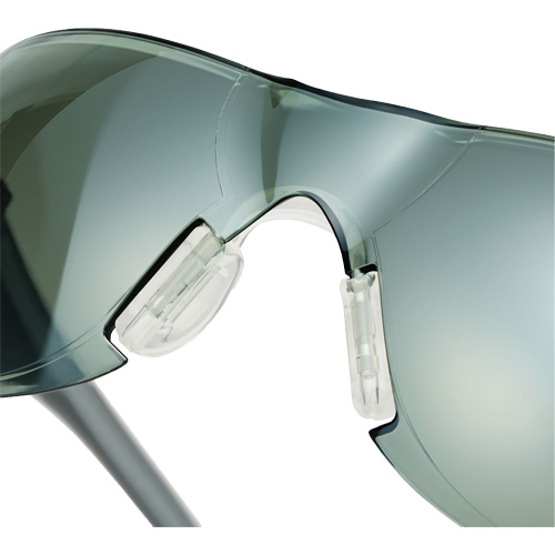 Lunettes de s&eacute;curit&eacute; Adapt Lite, Lentille Int&eacute;rieur/ext&eacute;rieur, Antibu&eacute;e/Anti-&eacute;gratignures, ANSI Z87+/R&eacute;pond ou surpasse la norme CSA Z94.3 Auto-Cam