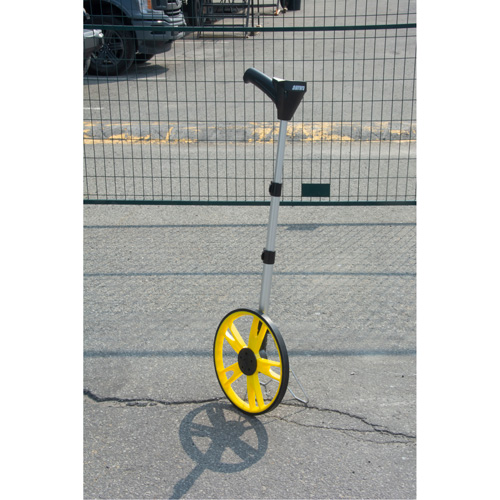 Roue d'arpentage num&eacute;rique, 12,5"/31,8 cm, Gamme de 99999,9 m, Pieds/m&egrave;tres Auto-Cam