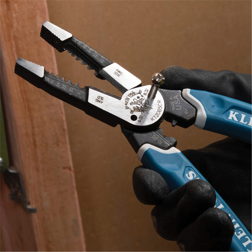 Outil polyvalent Klein-Kurve pour d&eacute;nuder, couper et sertir les fils, 8-1/4" lo, 8 - 20 AWG Auto-Cam