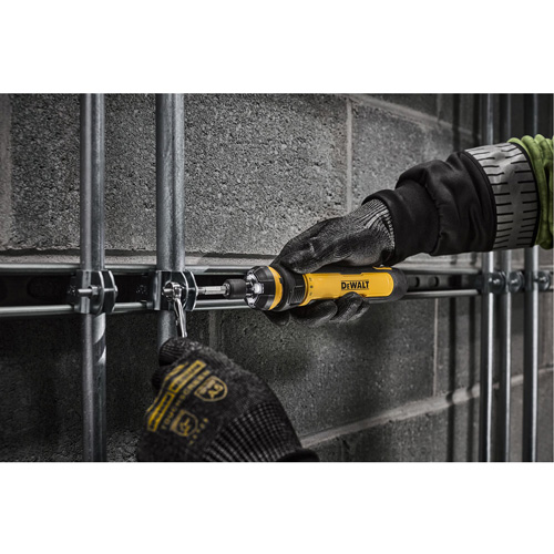 Jeu de tournevis sans fil de 14 morceaux avec commande FLEXDRIVE, 4 V, 44 lb-po/5 Nm couple max. Auto-Cam