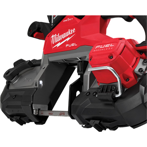 Scie &agrave; ruban &agrave; deux g&acirc;chettes pour coupes profondes M18 FUEL avec ONE-KEY, 18 V, 5" Capacit&eacute; Auto-Cam