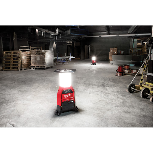 M18 Radius Site Light & Charger with One-Key, LED, 4800/9000/2500 Lumens, Plastic Housing Auto-Cam