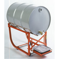 Support de baril avec plateau d'&eacute;gouttage, Capacit&eacute; de 55 gal. US (45 gal. imp.), Charge max. de 600 lb/272 kg Auto-Cam