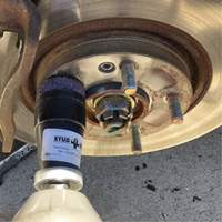 STUD KLEEN Impact-Driven Hub, Stud & Wheel Cleaning Tool Auto-Cam