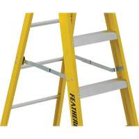 Industrial Heavy-Duty Stepladders (6900 Series), 4', Fibreglass, 300 lbs. Capacity, Type 1A Auto-Cam