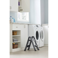 Escabeau repliable, 2 marches, 19-1/2" x 20-1/2" x Hauteur 22-3/4" Auto-Cam