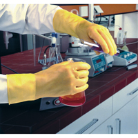 Gants Featherweight Plus, Taille Petit/7, 13" lo, Latex de caoutchouc, 17 mils Auto-Cam