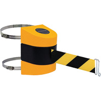 Support de poteau de barrière Tensabarrier<sup>MD</sup> avec courroie, Plastique, Fixation par pince, 24', Ruban Noir et jaune SGV454 | Auto-Cam