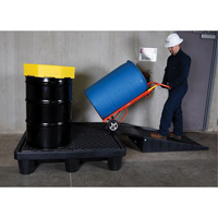 Ultra-Spill Pallet mod&egrave;le &eacute;conomique, 4 barils, Capacit&eacute; de d&eacute;versement 66 gal. US, 53" x 53" x 11,8" Auto-Cam