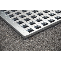 Ultra-Spill Pallet en acier, 4 barils, Capacit&eacute; de d&eacute;versement 68 gal. US, 49,1" x 47,1" x 10,9" Auto-Cam
