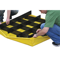 Ultra-Spill Pallet flexible, 4 barils, Capacit&eacute; de d&eacute;versement 66 gal. US, 48" x 48" x 7" Auto-Cam