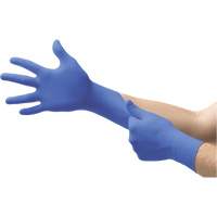 Gants jetables N21 MICROFLEX, 6,5/7/Petit, Nitrile, 4,7 mils/5,5-mil, Sans poudre, Cobalt, Classe 2 Auto-Cam